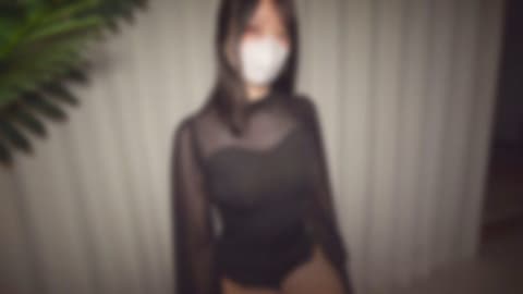 【无码・完全素人插入】可爱又身材超棒的D罩杯美女进行无码插入！SEX度200%的长腿OL和大叔的密会！想插入的话，马上就插入无套鸡巴！ FC2-PPV-4809945